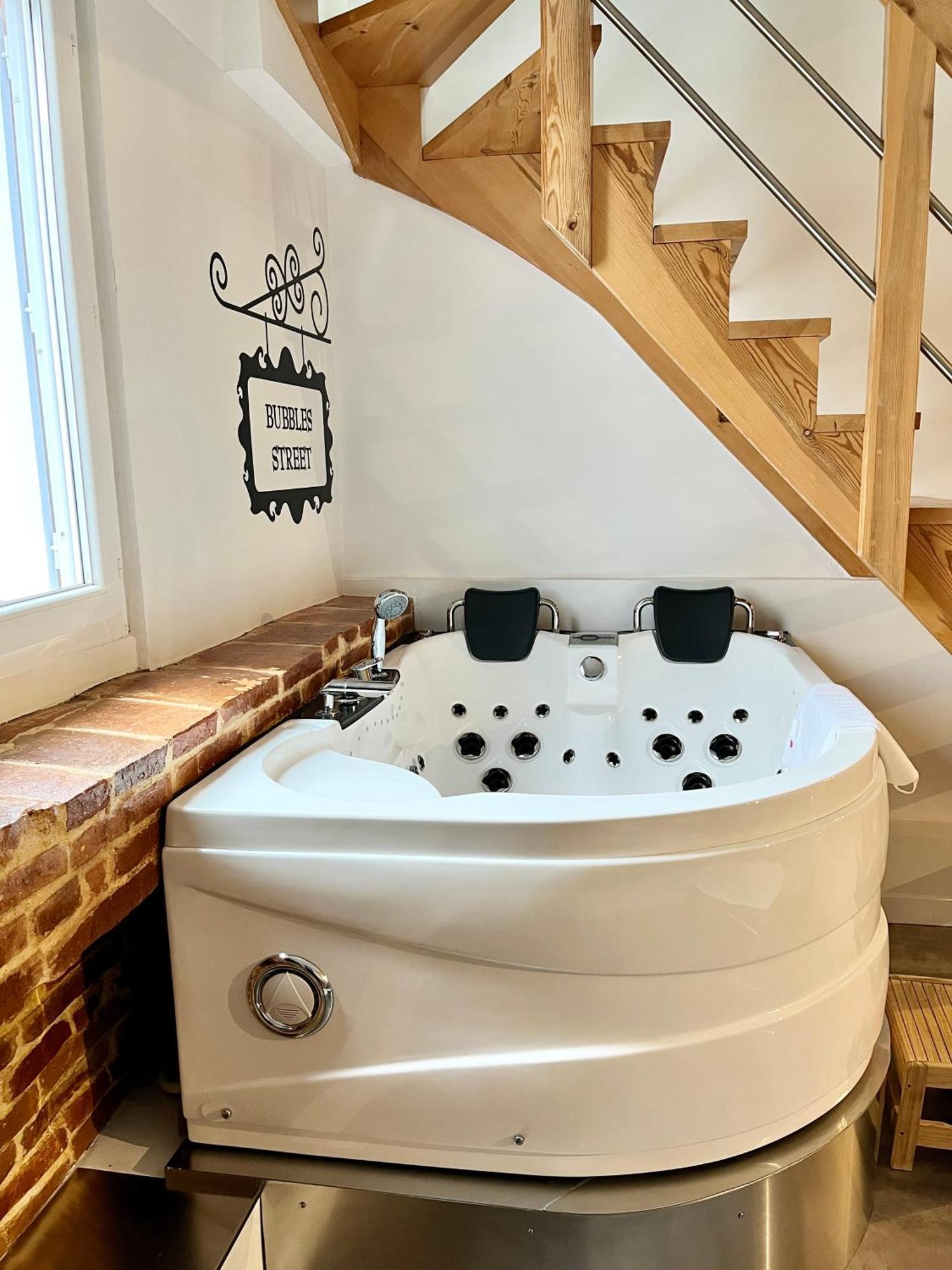 L'Antre Vue - Jacuzzi Au Chateau Belberaud Esterno foto